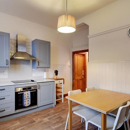 Spacious Victorian Townhouse Near Hcc With Off Street Parking Harrogate Eksteriør billede