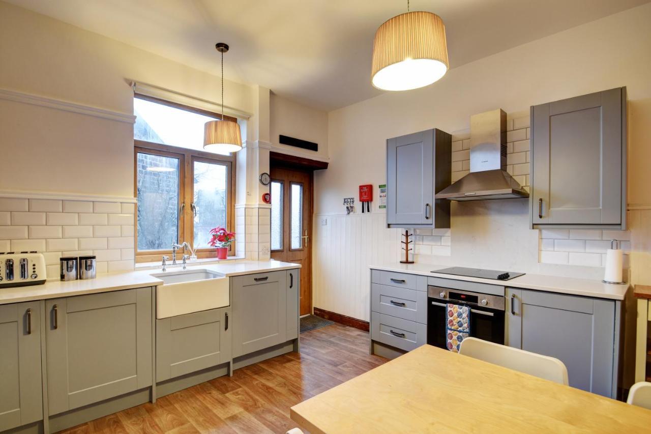 Spacious Victorian Townhouse Near Hcc With Off Street Parking Harrogate Eksteriør billede