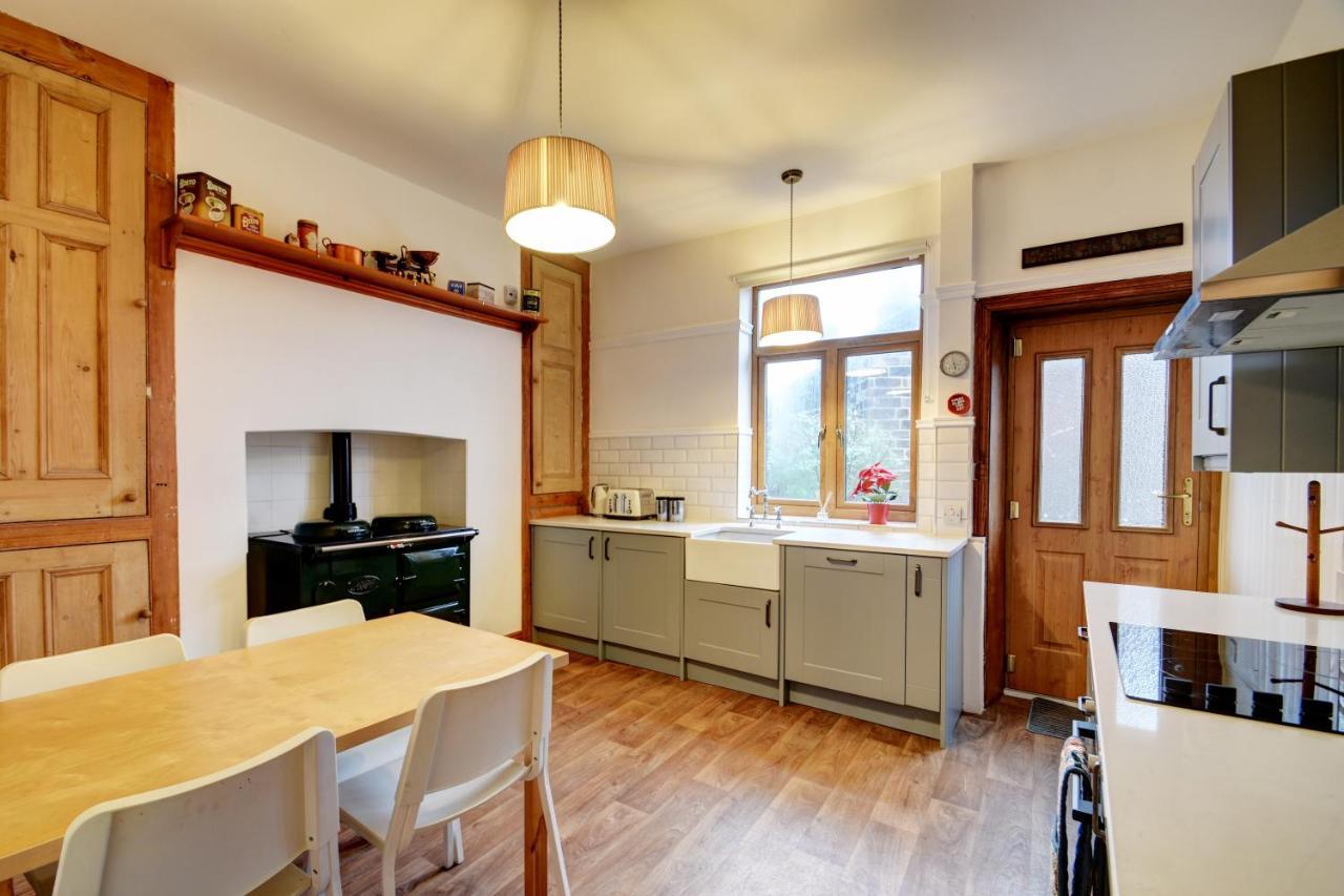 Spacious Victorian Townhouse Near Hcc With Off Street Parking Harrogate Eksteriør billede