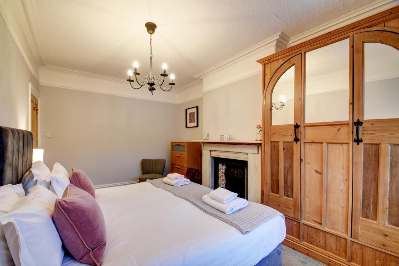 Spacious Victorian Townhouse Near Hcc With Off Street Parking Harrogate Eksteriør billede