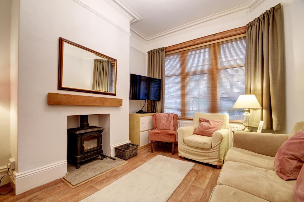 Spacious Victorian Townhouse Near Hcc With Off Street Parking Harrogate Eksteriør billede