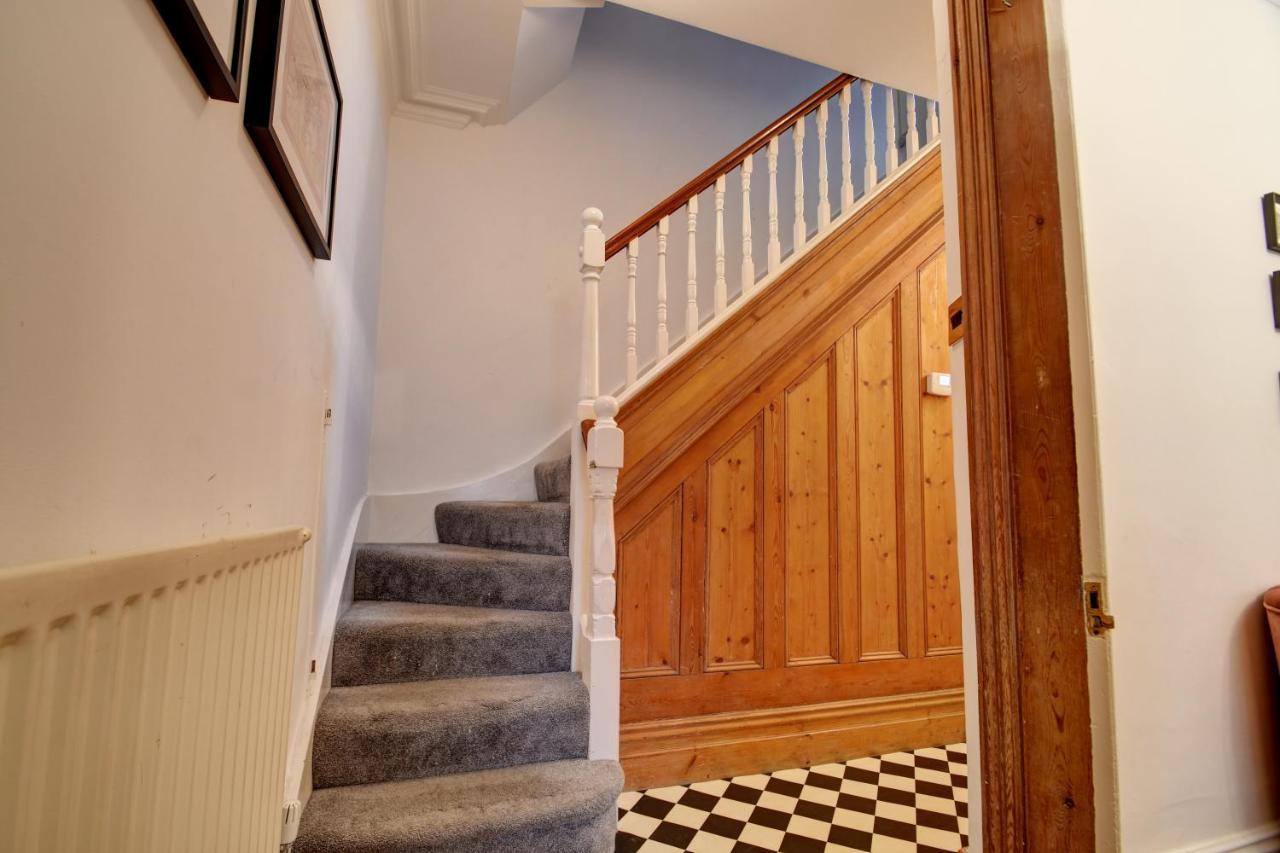 Spacious Victorian Townhouse Near Hcc With Off Street Parking Harrogate Eksteriør billede