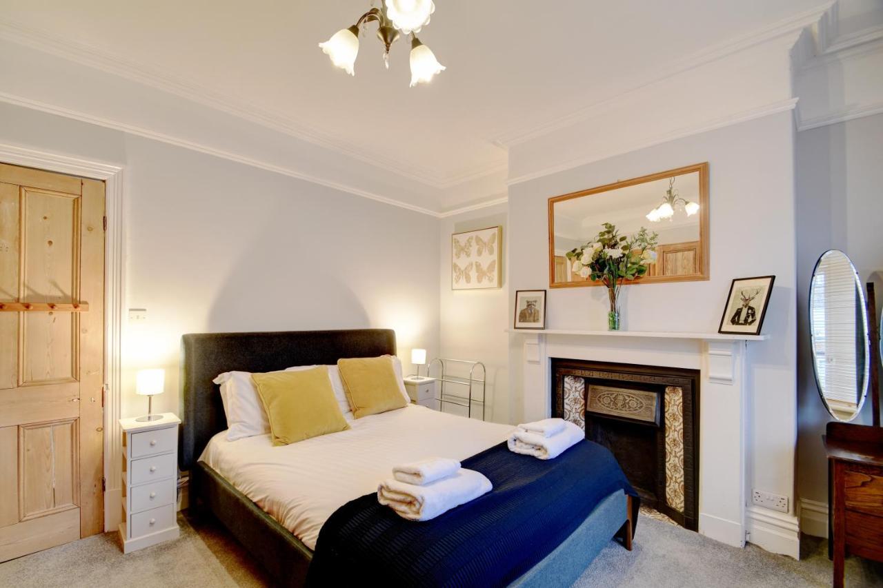 Spacious Victorian Townhouse Near Hcc With Off Street Parking Harrogate Eksteriør billede