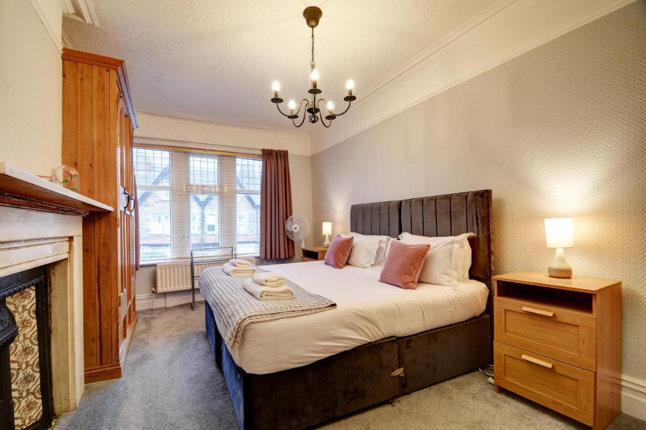 Spacious Victorian Townhouse Near Hcc With Off Street Parking Harrogate Eksteriør billede